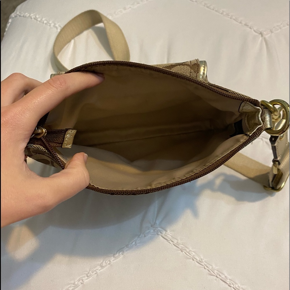 *Coach Crossbody Purse - Picture 5 of 6